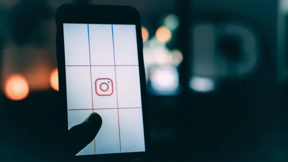 【美容室必見】Instagramでアップしている画像や動画を店頭でも！最新広告デジタルサイネージ