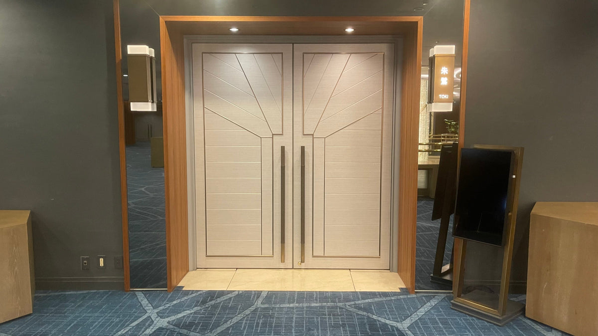 スイスホテル南海大阪 8F｜高輝度ディスプレイ・PANELIZE CMS導入事例